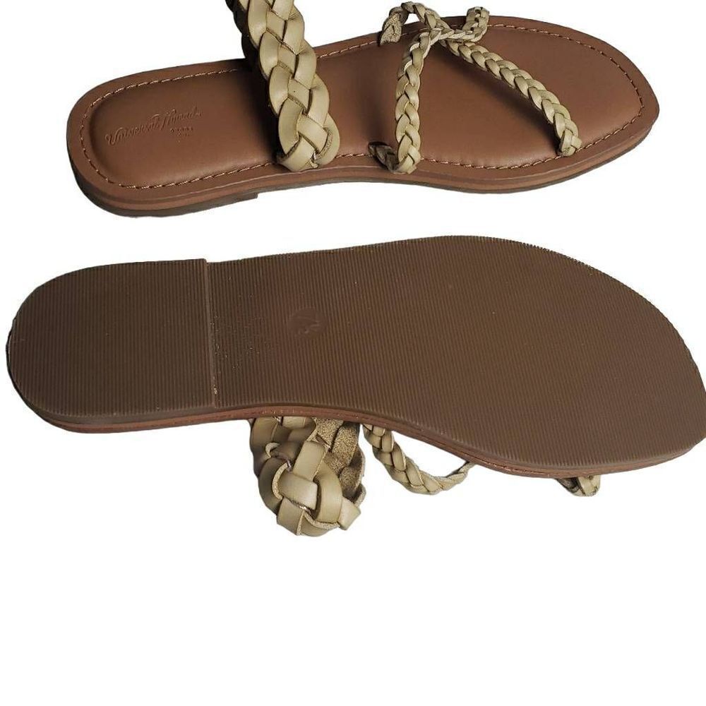 ‎Universal Threads Sandals - Picture 2 of 5